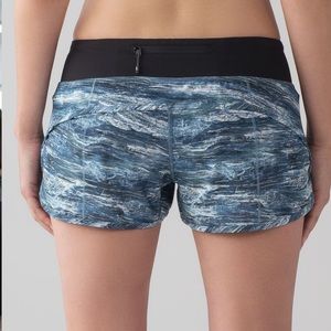 Lululemon Speed Short (4-way Stretch 2.5")
Aerial Drift Multi Black / Black